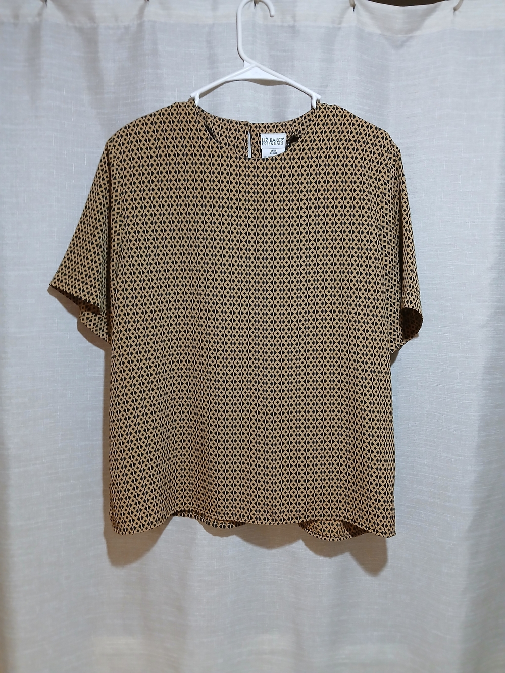 Liz Baker Tan and Black Geometric Short-Sleeve Blouse